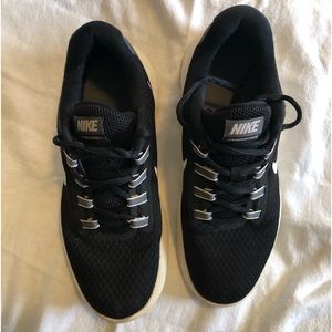 black nike lunarlon